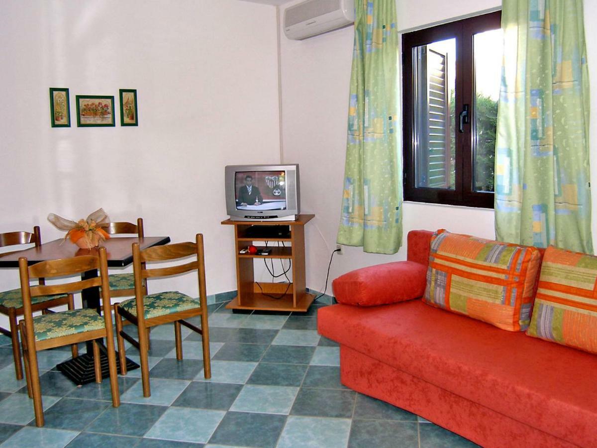 Holiday Home Ana-2 By Interhome Vir Exterior photo